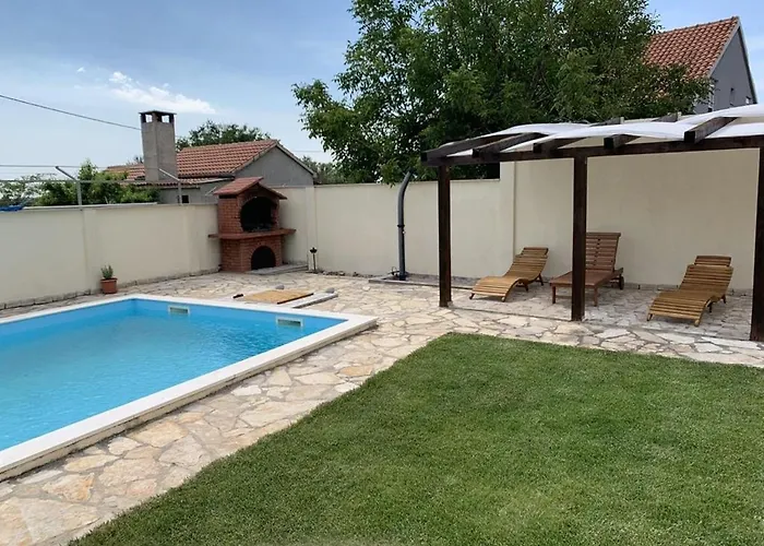 בית נופש In With Private Pool *