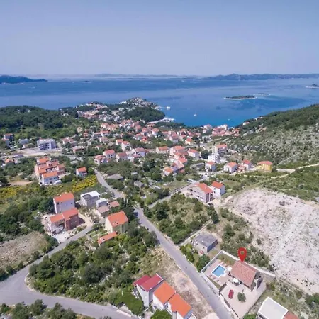 In With Private Pool 度假居