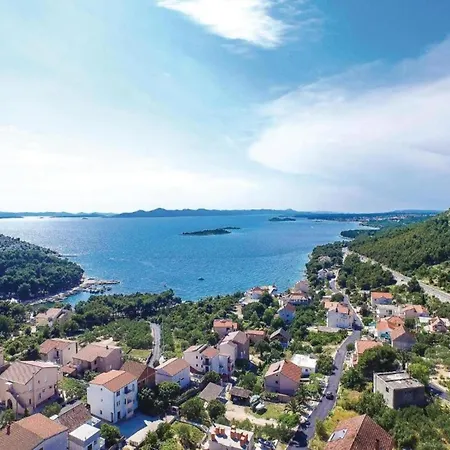 度假居 In With Private Pool