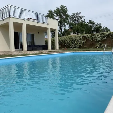 Prázdninový dům In With Private Pool *