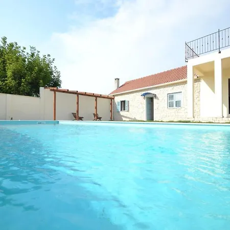In With Private Pool Prázdninový dům