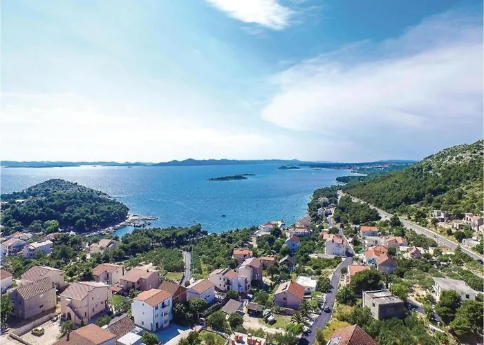 Vikendica In With Private Pool