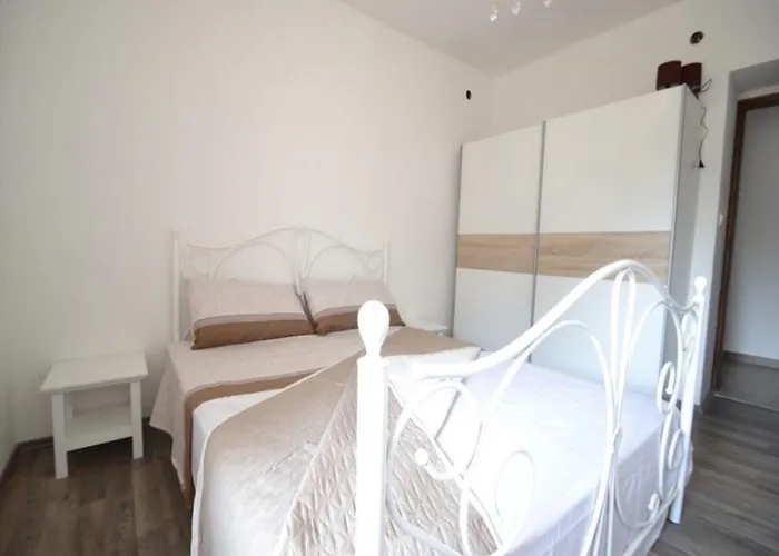 Vikendica In With Private Pool Zadar