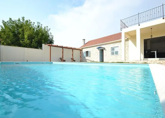 In With Private Pool 펜션
