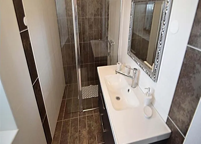 Vikendica In With Private Pool Zadar