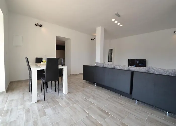 In With Private Pool *